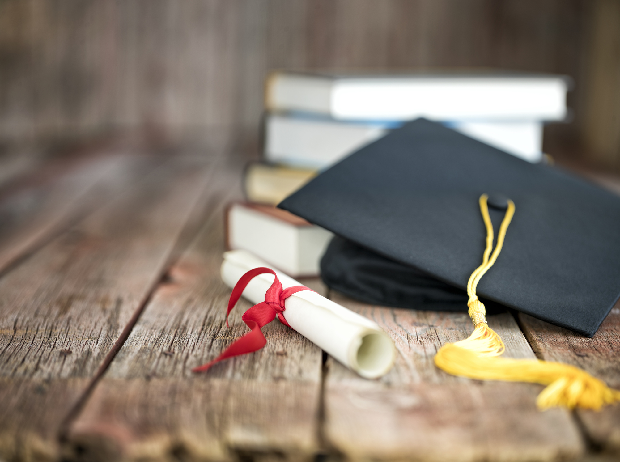 A BSc diploma felel meg elviekben a főiskolai szintű (dipl. mérnök), az MSc oklevél pedig az egyetemi szintű (okl. mérnök) képzettségnek.